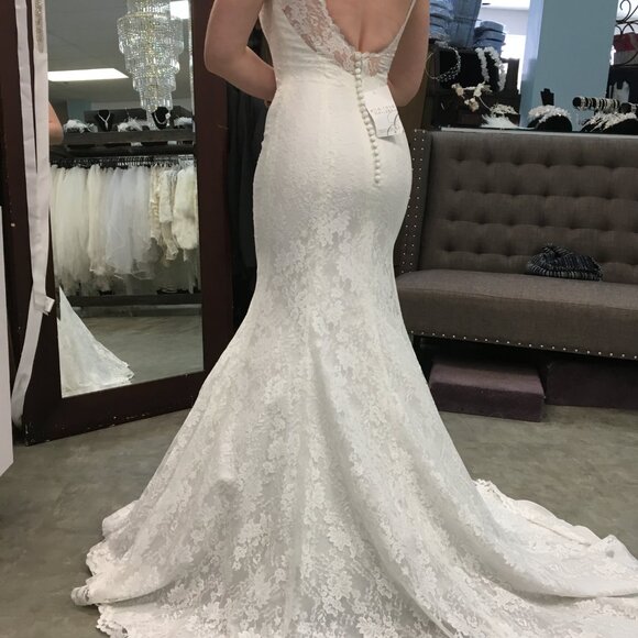 SAMPLE Chantilly Lace Backless Wedding Dress, Ivory Mermaid Fit and Flare Sexy - Picture 8 of 12